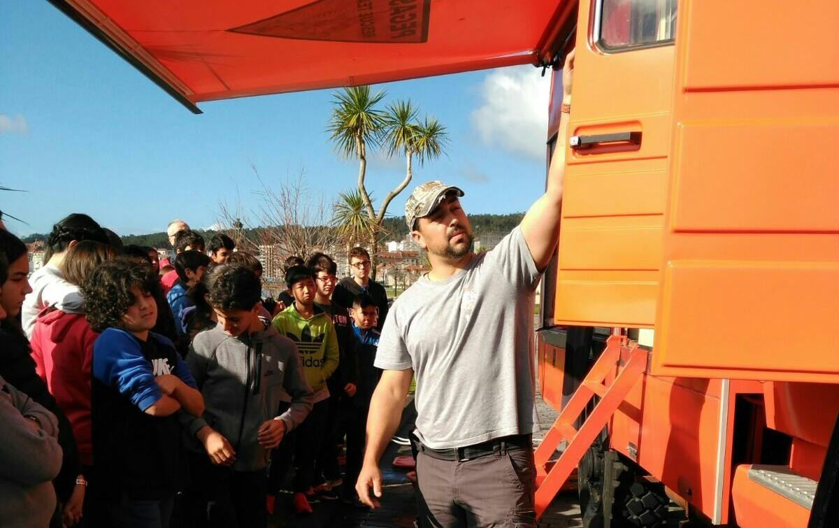 Ribeira recogerá hoy medicinas y alimentos infantiles para llevarle a refugiados a la frontera de Ucrania