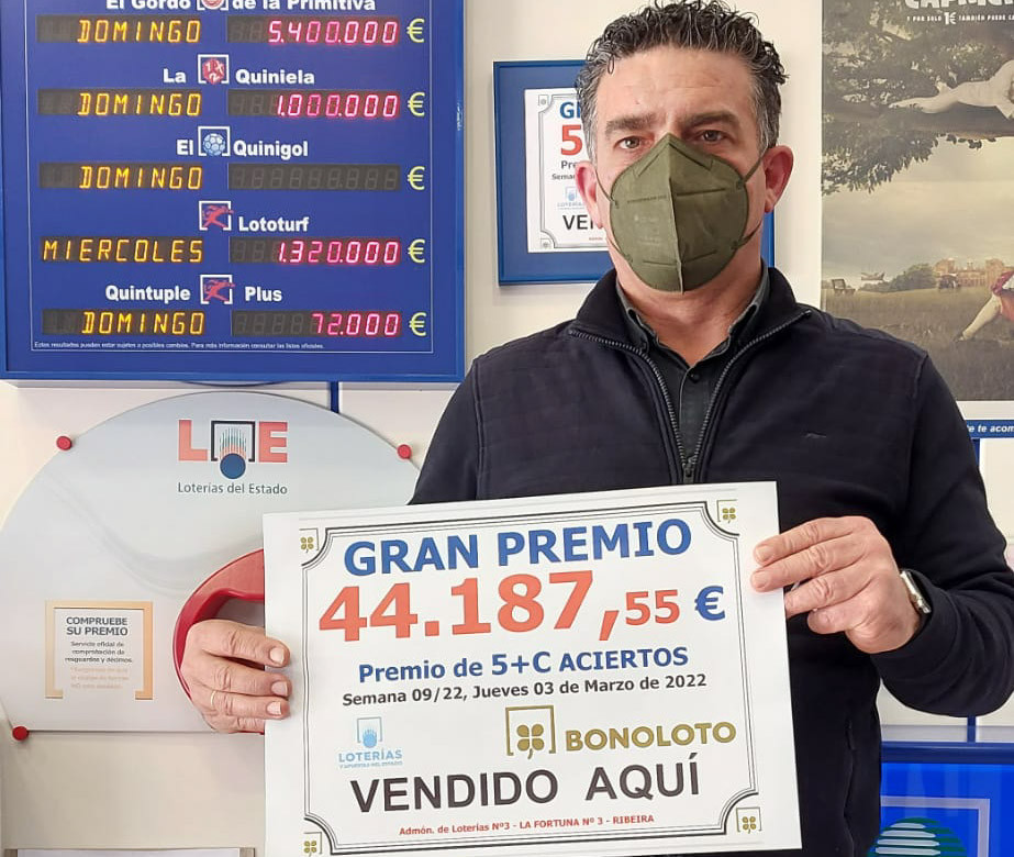 Un vecino de Ribeira gana 44.187 euros en el sorteo de la Bonoloto del jueves