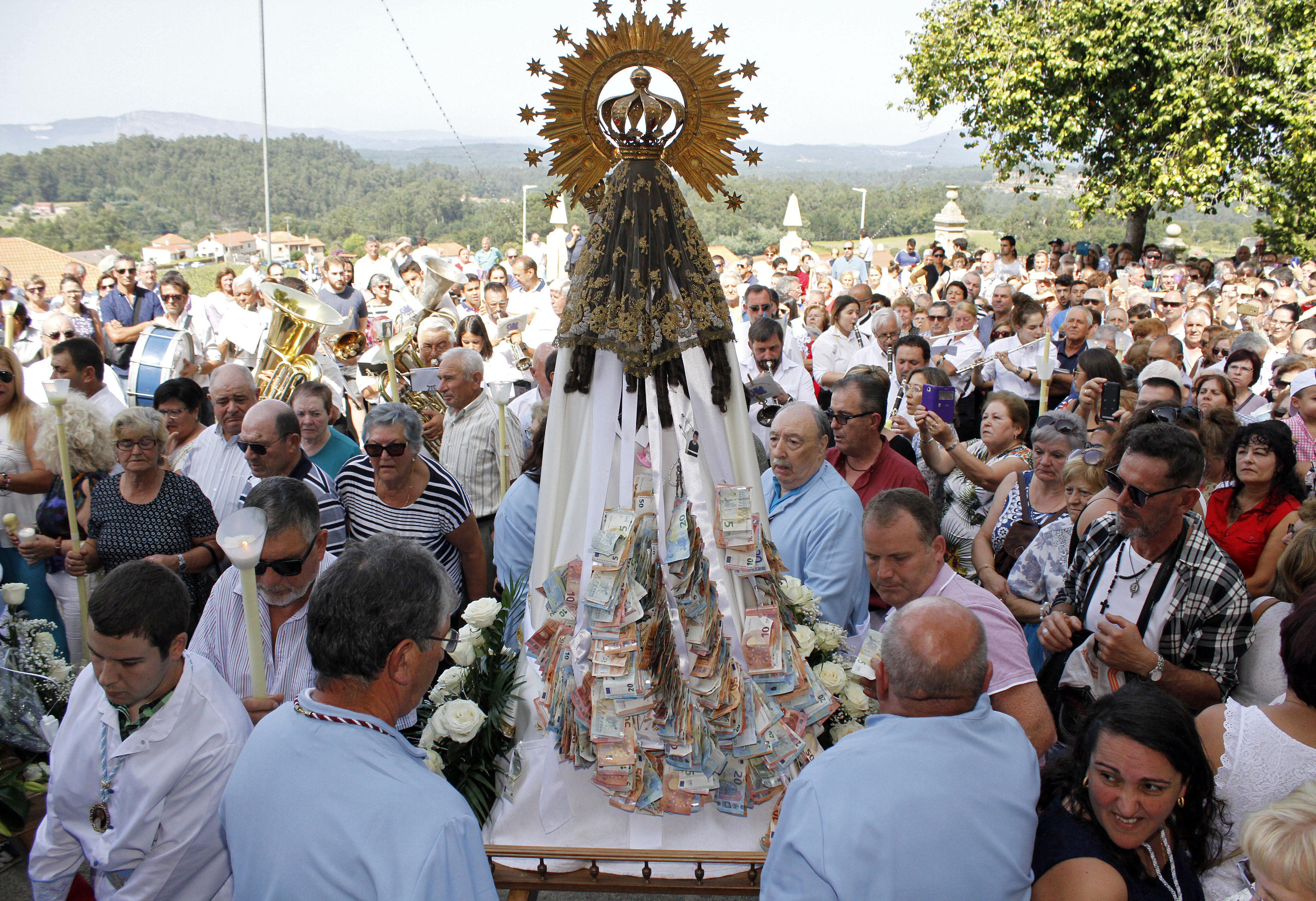 Milagros de Amil regresan su gran formato con misas, verbenas y romería