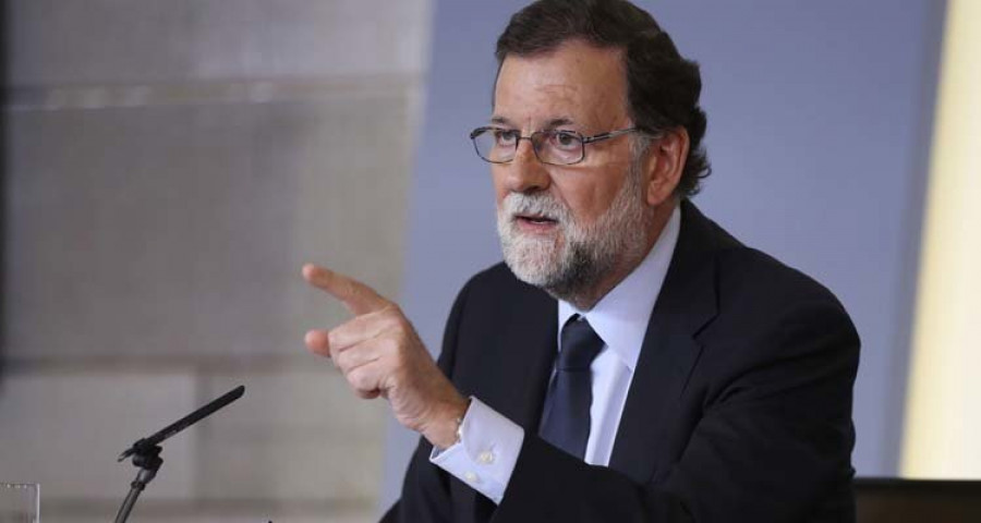 Rajoy anuncia el cese de Puigdemont y todo su Govern