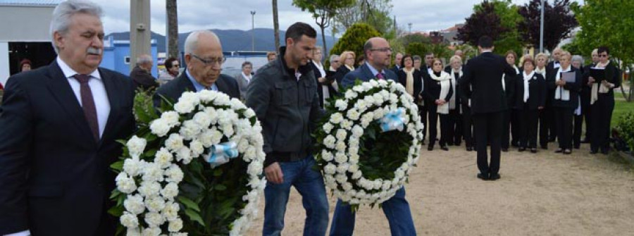Rianxo recuerda a sus 46 marineros fallecidos con un sentido homenaje