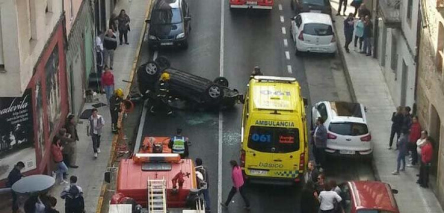Tres mujeres resultan heridas de consideración diversa en accidentes de tráfico en Riveira y Boiro