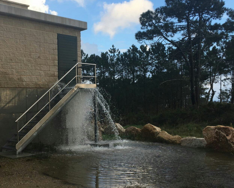 RIVEIRA - Una avería en la estación de bombeo en Couso provoca un vertido de aguas fecales