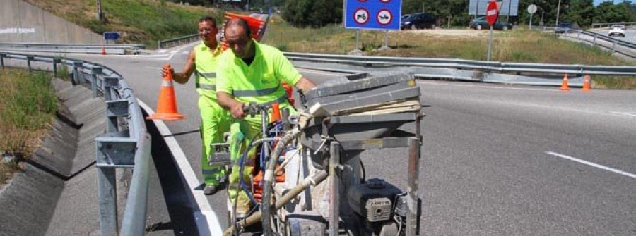 El pintado de la calzada cierra al tráfico tramos de la Autovía