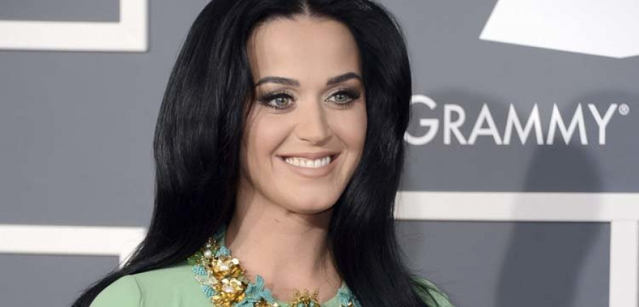 La cantante californiana Katy Perry se desnuda para pedir el voto