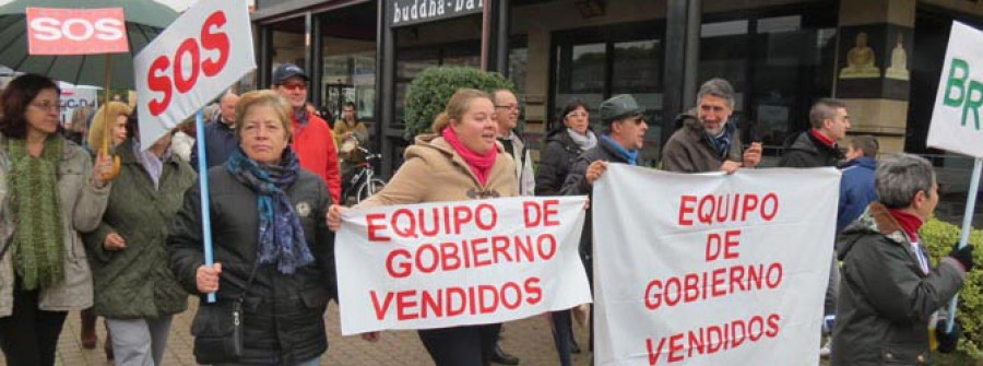 SANXENXO-SOS Panadeira reúne a unas 200 personas en la manifestación contra las obras del Náutico