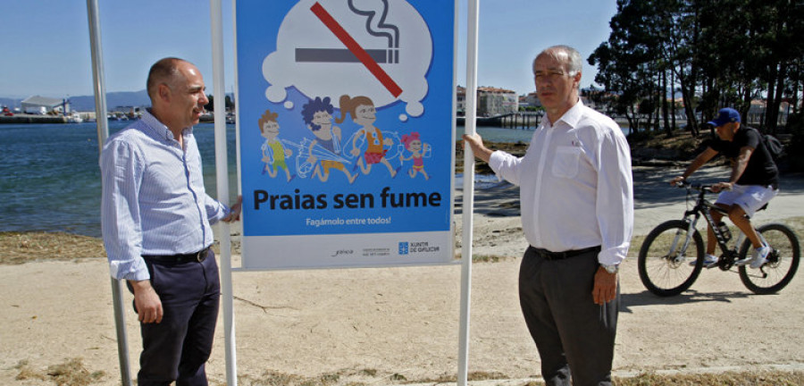 Vilanova estrena su primera “Playa Sin  Humo” libre de tabaco en la zona de O Ariño