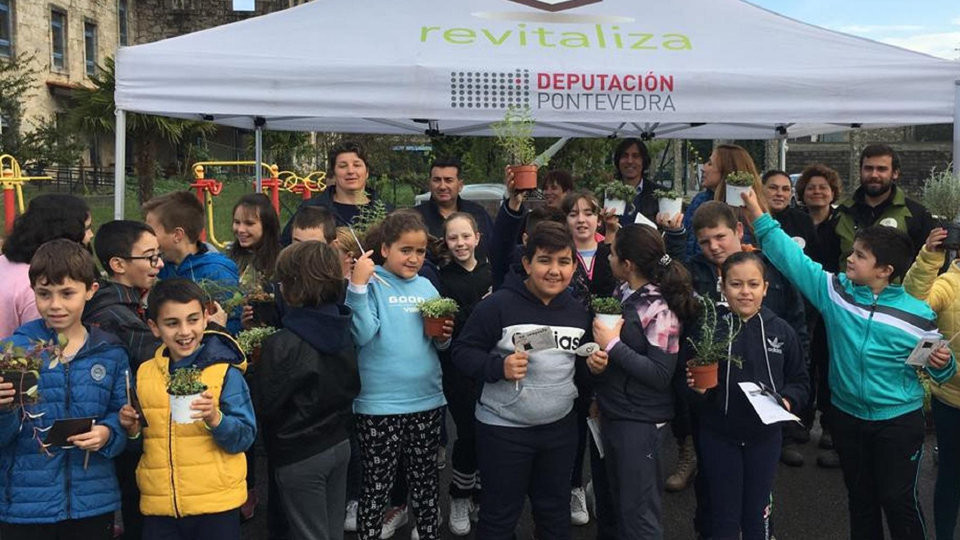 La Diputación lleva el Plan Revitaliza a la escuela de Portas para crear conciencia ecológica