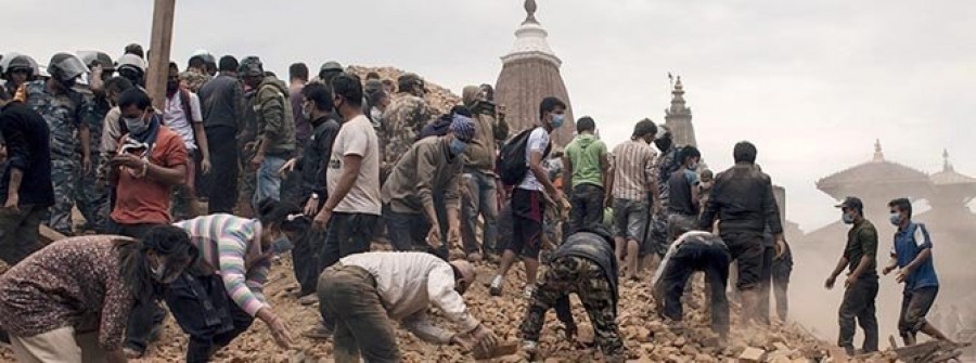 Nepal sigue contando más muertos entre las réplicas y la dificultad para los rescates