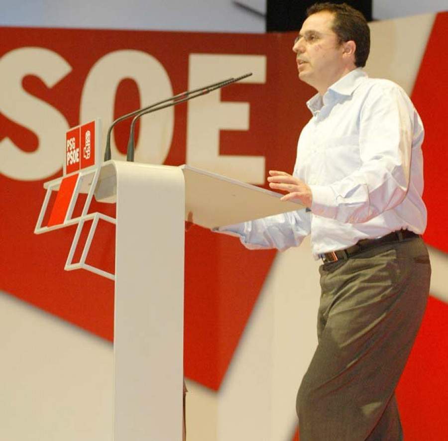 El órdago del PSOE local encuentra apoyos en O Salnés ante la inacción de las cúpulas