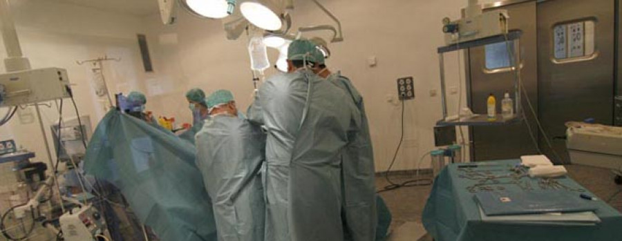 El Hospital mantiene la actividad quirúrgica y la tercera planta abierta en Semana Santa