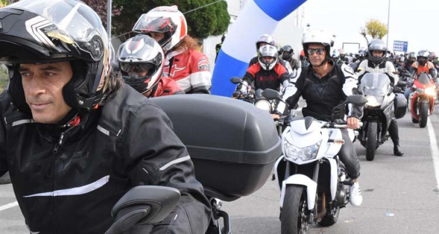 Reportaje | El rugido de las motos se adueña de Ribeira