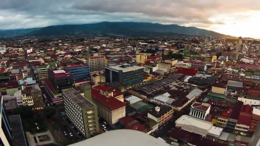 Costa Rica elimina los impuestos para comprar coches eléctricos