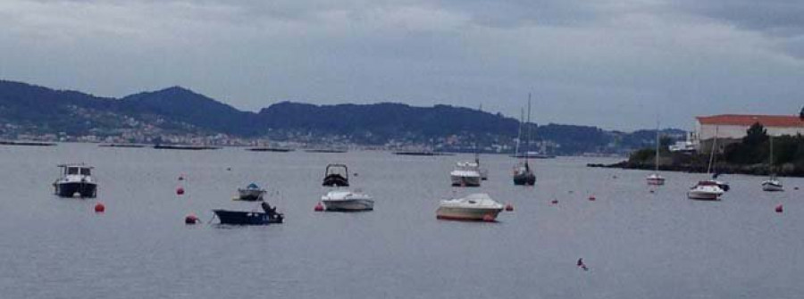 El Concello pide a Costas una zona de fondeo en el puerto de Raxó para barcos de pesca