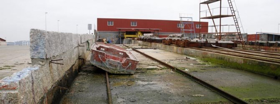 CAMBADOS - Portos autoriza la ocupación de la zona de varada y mantenimiento de barcos