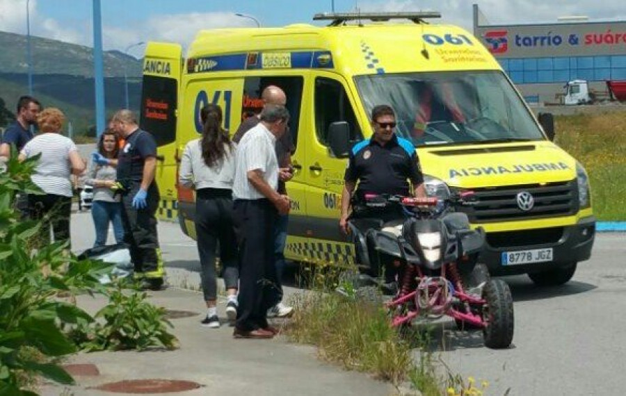 RIANXO - Un coche se da a la fuga tras herir de gravedad en una pierna al piloto de un quad en el polígono de Te