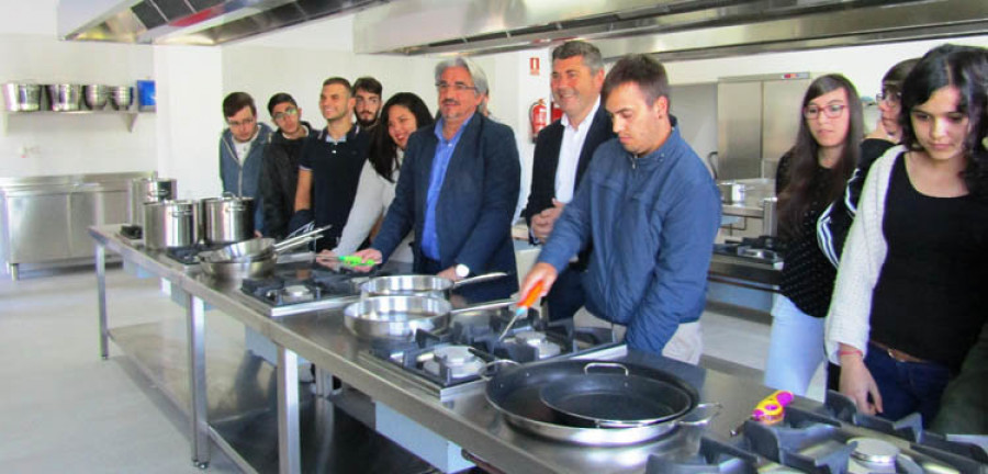 El Taller de Empleo de Hostelería de Boiro elaborará menús diarios para familias en dificultades