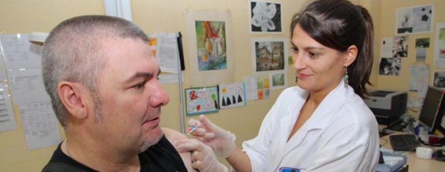 La campaña de vacunación contra la gripe pretende llegar al 65 % de mayores