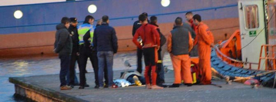 RIVEIRA-Hallan el cadáver de un hombre flotando en aguas de la playa urbana de Coroso