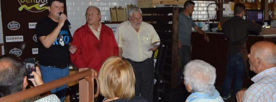 RIVEIRA-La presentación del libro del “diplomático” Xurxo Souto fue un homenaje al patrón Xosé Rego Graña