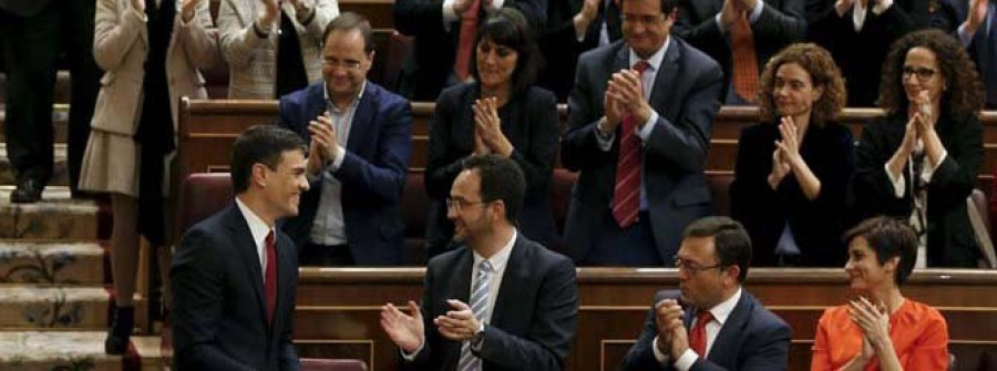 Sánchez pide a Podemos que ceda para facilitar que Rajoy no gobierne