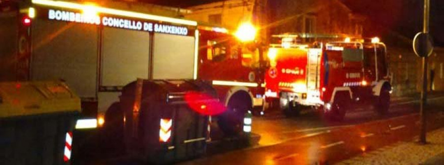 Sofocan un fuego declarado en el interior de un inmueble en O Grove