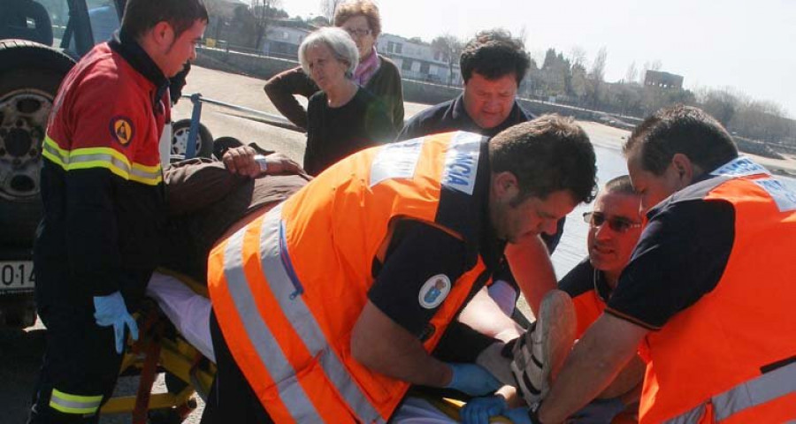 Emerxencias ultima las bases de una bolsa de trabajo para cubrir plazas vacantes y bajas