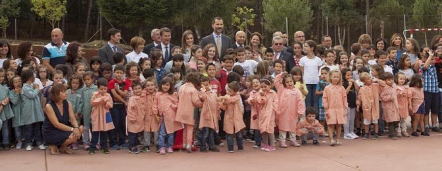 El colegio de Pereiro, satisfecho con la visita real a un centro "rural y público"