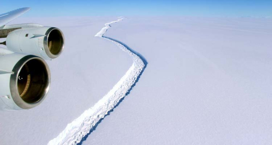 Uno de los mayores icebergs de la historia está a la deriva