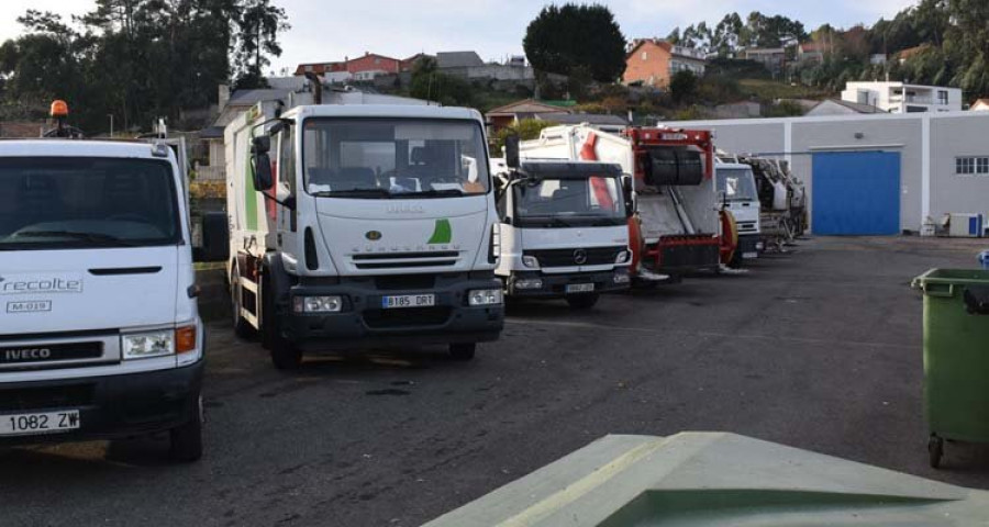 Denuncian los malos olores en la Rúa Sidreiras que atribuyen a camiones de recogida de basura