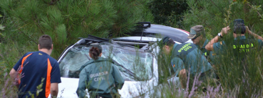 RIANXO - Localizan con vida al joven desaparecido tras un accidente en O Araño