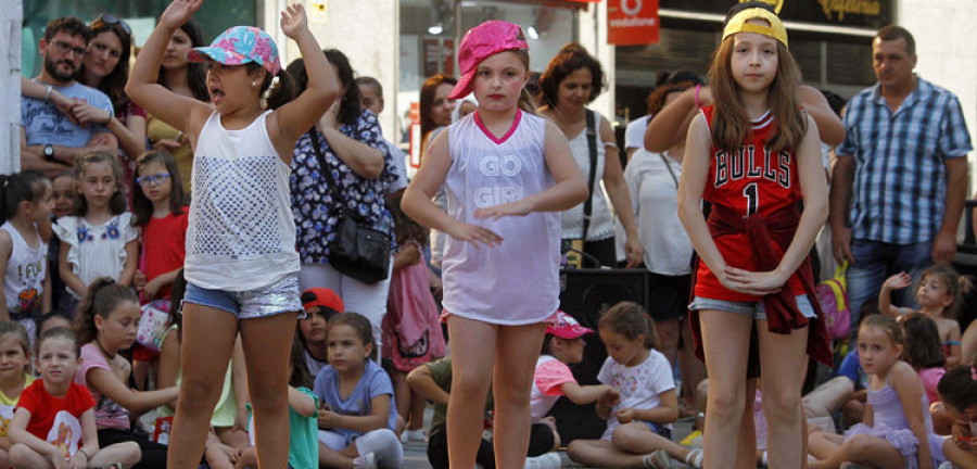 Reportaje | Vilagarcía saca a la calle lo mejor para festejar el día del “arte de las musas”