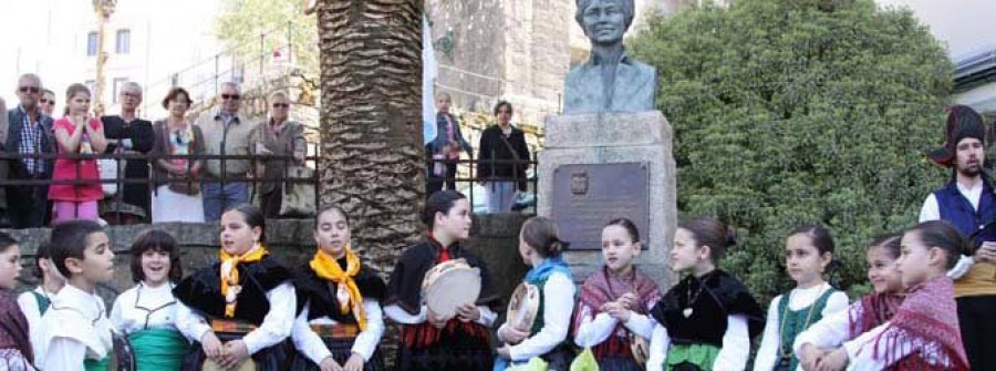 La Festa do Libro Galego y un Maratón Poético centran hoy los actos culturales