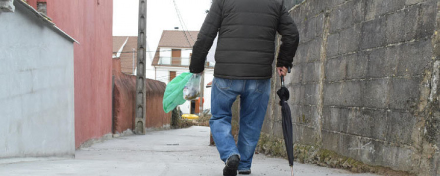 Denuncian que el pavimento que se acaba de poner en una calle de Palmeira quedó deslizante