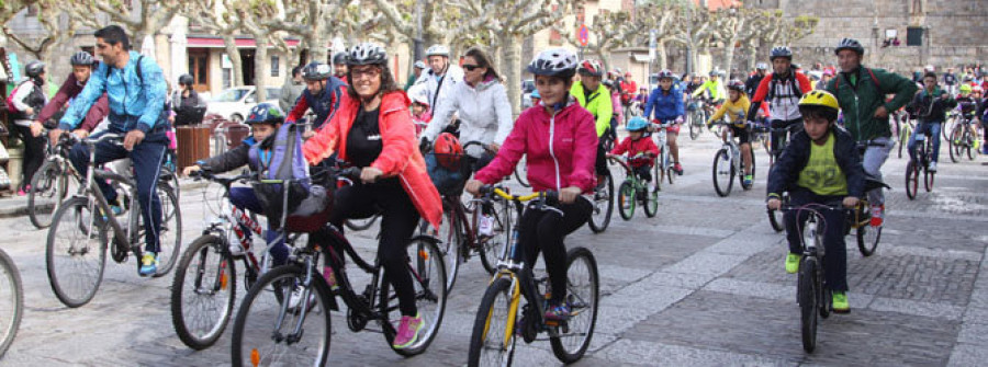 Cambados reúne a centenares de personas en su Festa da Bici