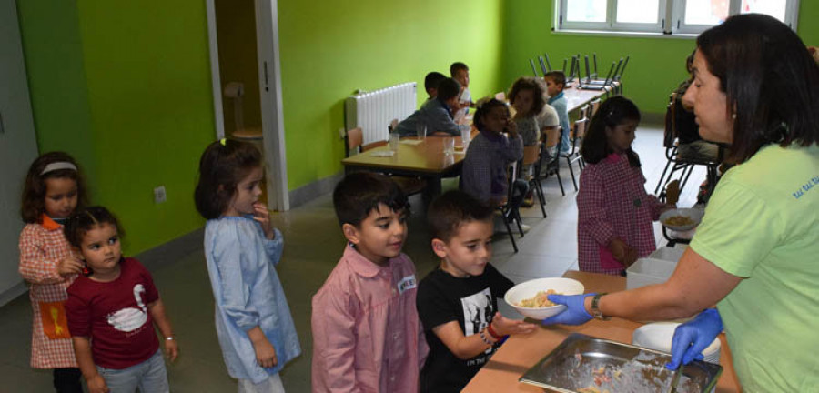 Los comedores de los centros educativos de la zona comenzaron este curso con 700 niños, aunque la cifra aumentará en octubre