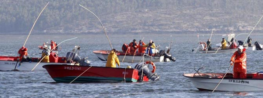 Marineros de otras partes de España apoyan  al sector arousano en su lucha contra las tasas