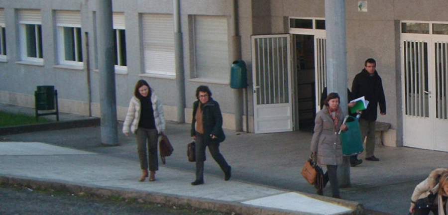 Algo más de 7.000 alumnos de Bachillerato y ESO regresan a las aulas en O Salnés y el Ulla-Umia