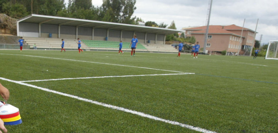 Un padre agrede a un árbitro en un partido del Arosa infantil