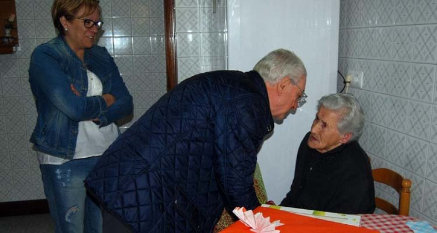 Dolores Gil Núñez, de Magariños, cumpre 101 anos e convértese na veciña máis lonxeva de Valga