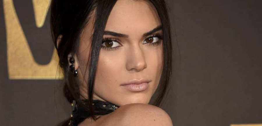 El nuevo aspecto de los labios de Kendall Jenner levanta rumores