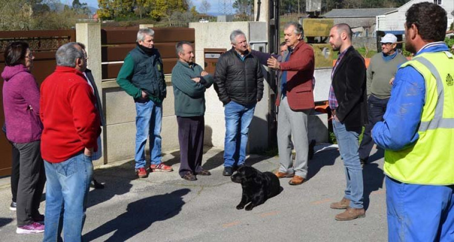 Caldas inicia las obras de dotación de alcantarillado en Casalderrique, en Carracedo