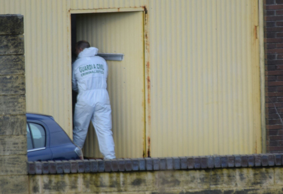 La Guardia Civil extrae restos biológicos de la nave de Asados en la que fue hallado el cadáver de Diana Quer
