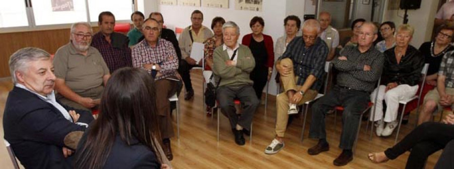 José Blanco inicia la precampaña del PSOE en O Salnés con una reunión con los jubilados y pensionistas