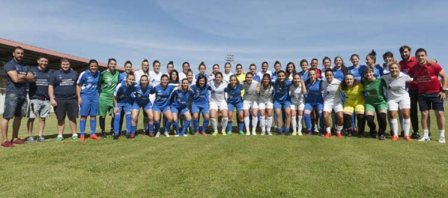 Cambados acolleu o Día do Fútbol feminino galego