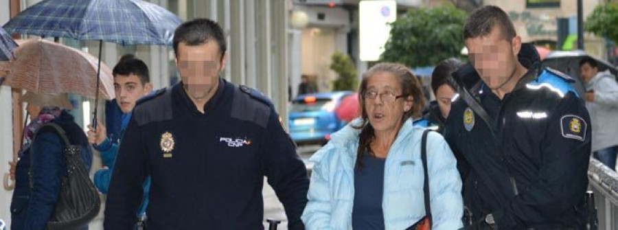 RIVEIRA - Detenida una mujer por tratar de robar el bolso a otra en un edificio