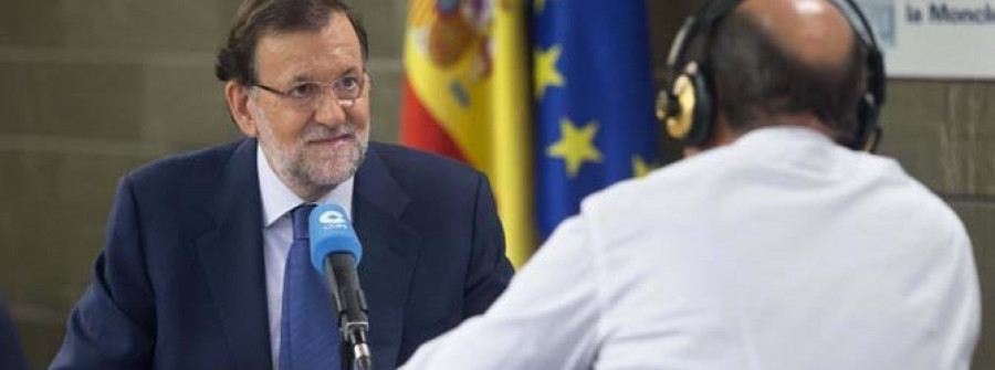 Rajoy confiesa que duda si los pactos del PSOE tras el 24-M son “democráticos”