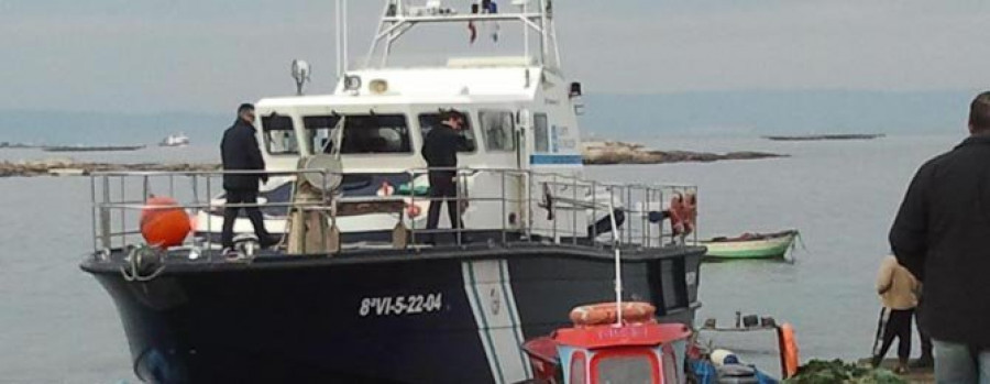 Gardacostas decomisa 123 kilos de marisco en un operativo en O Grove