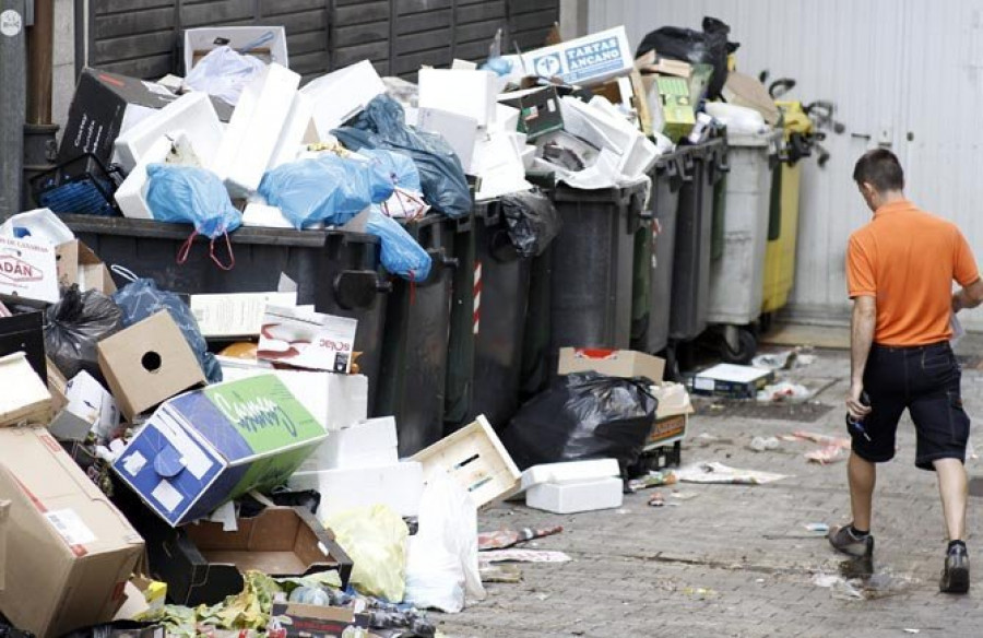Urbaser presenta una propuesta para poner fin a la huelga de basura en Lugo