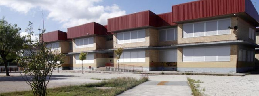 La Xunta confirma actuaciones en  los colegios de A Escardia y Arealonga